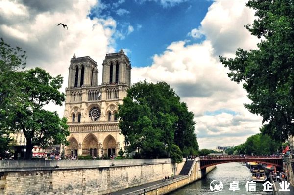 注冊法國公司對董事和股東有哪些要求？