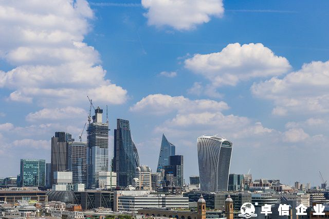 英國公司變更董事：原董事簽字的必要性探討